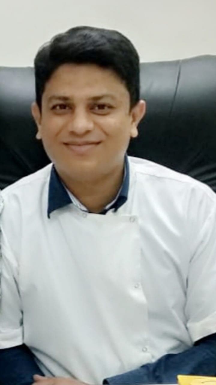 Dr. Mukesh Chute MDS — Periodontist & Oral Implantologist